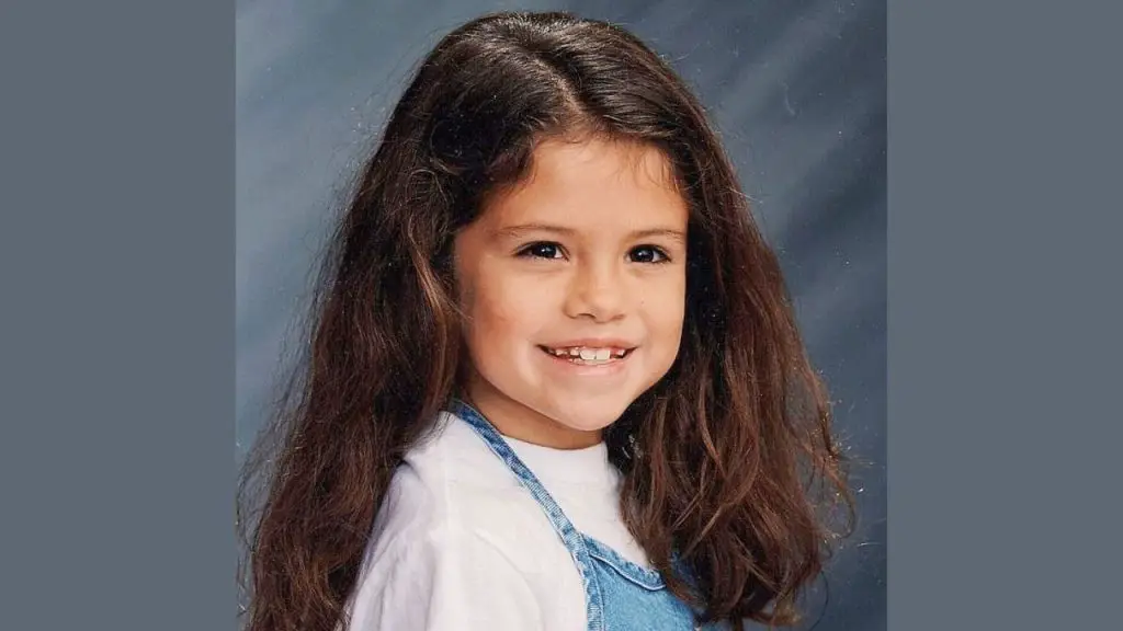 Selena - Childhood